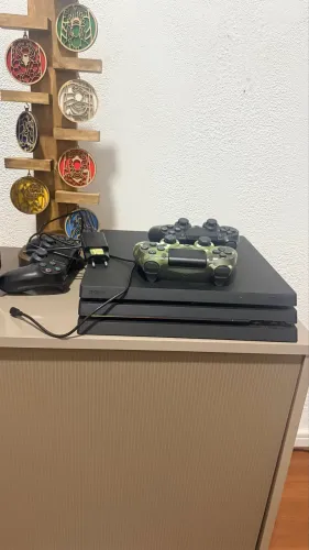 Play Station 4 