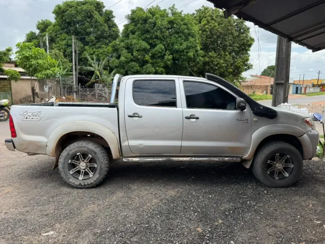 Toyota Hilux CD D4-d 4X4 2.5 16V 102cv TB Dies. 2006