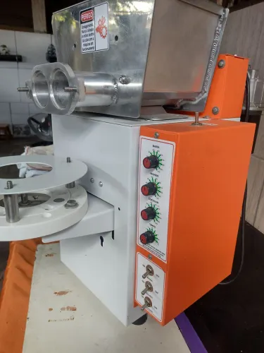 Máquina de salgados 