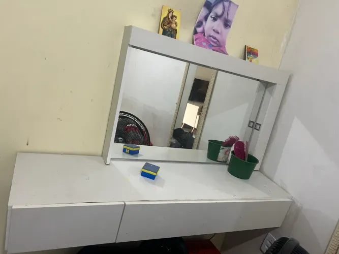 Penteadeira com gavetas