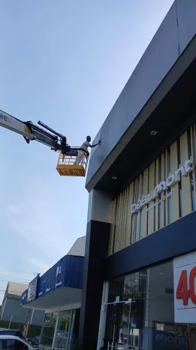 Cesto aéreo locação 