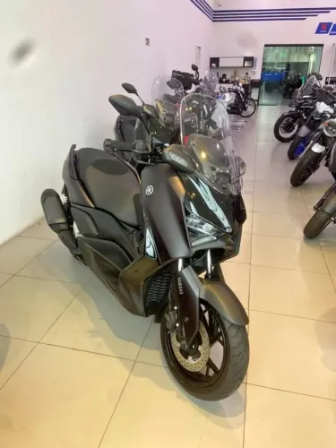 YAMAHA XMAX 300 CONNECTED
