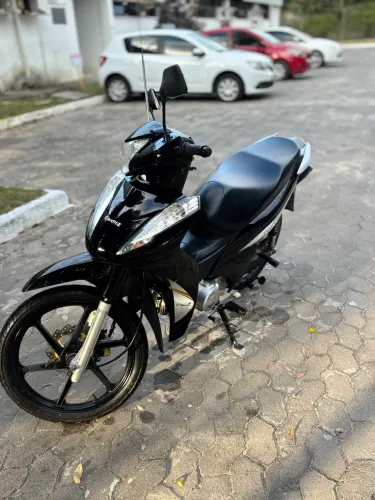 AVELLOZ AZ01 
