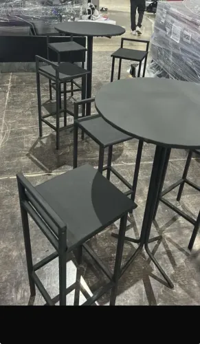 Aluguel conjunto mesa bistrô e banquetas