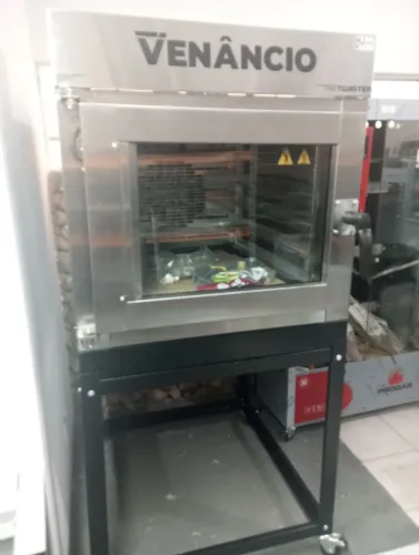 NZ. Forno turbo Twister gás 5 assadeiras Venâncio