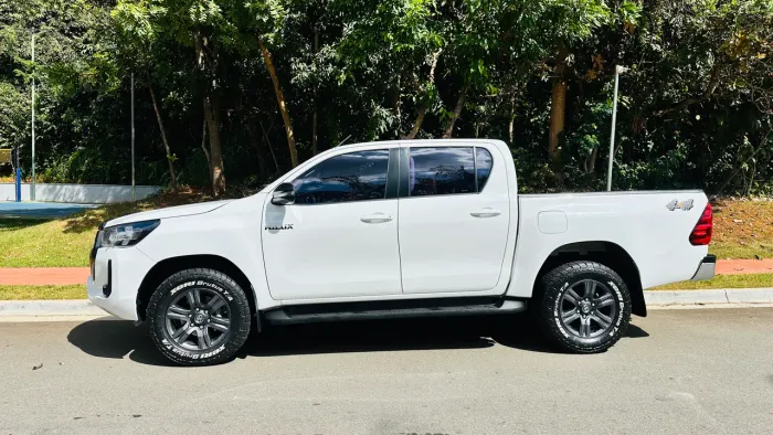 Toyota Hilux CD SR 4X4 2.8 TDI Diesel Aut. 2022