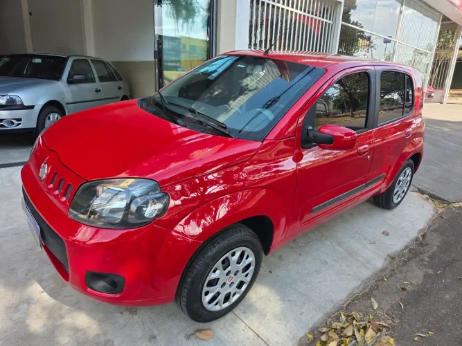 Fiat Uno Attractive 1.4 EVO Fire Flex 8V 4P 2012