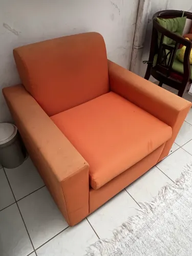 Sofá 1 e 3 lugares.