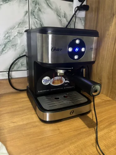Cafeteira Expresso Oster + Moedor de Café Candece