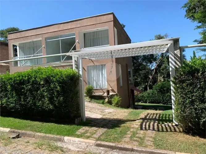 Casa no condomínio Parque Suiça!