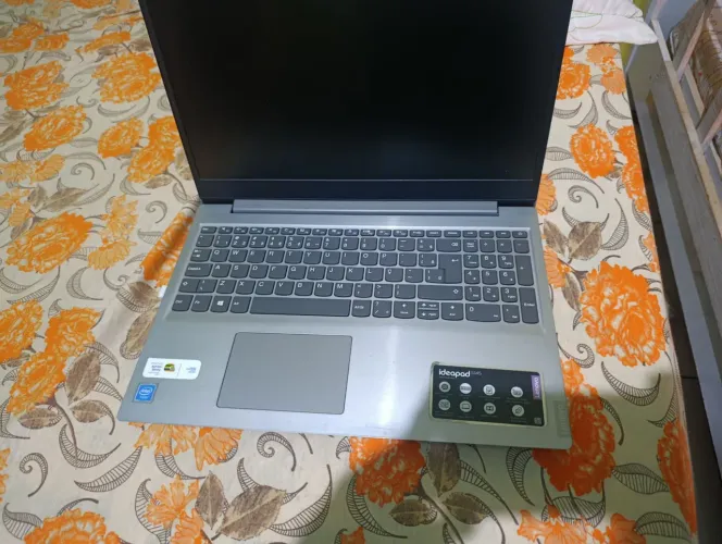 Notebook semi novo, oportunidade exclusiva, não perca essa chance, pouco usado 