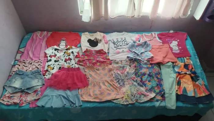 Lote de menina com 20 peças veste 2 anos 