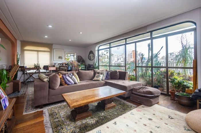 Apartamento para venda em Higienópolis com 3 quartos, sendo 1 suíte, 182m²