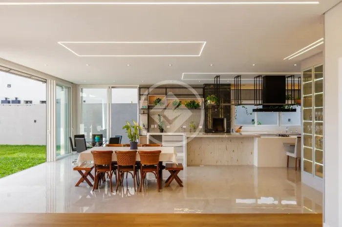 Casa em condomínio no Ecoville, Curitiba  5 suítes, 4 vagas codigo: 328173