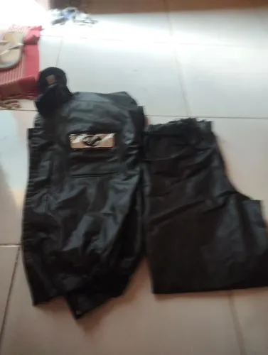 Vendo uma capa de chuva