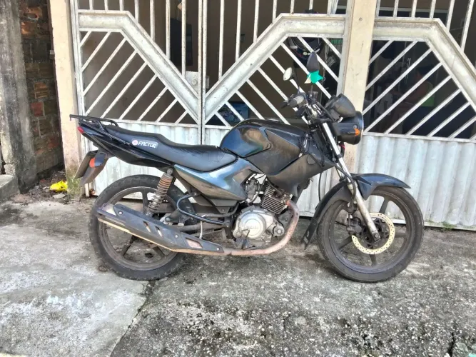 ? YAMAHA FACTOR ED 125 - 2013/2014 - PRETA ?