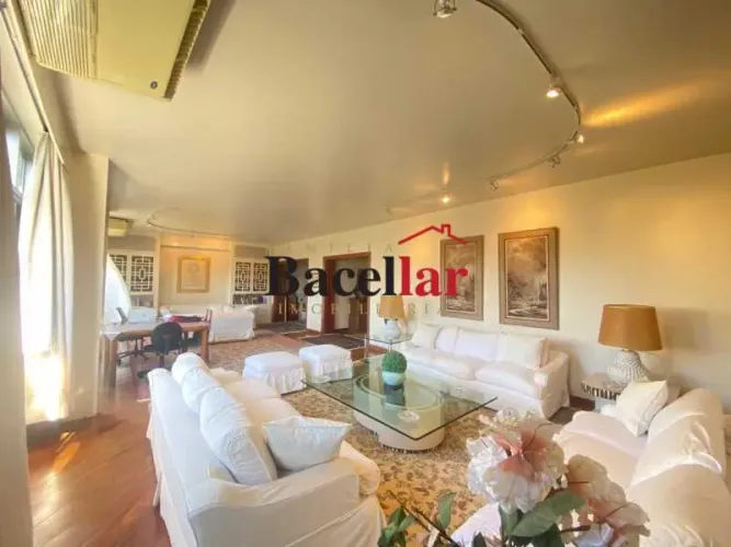 Apartamento : / Residencial / Tijuca