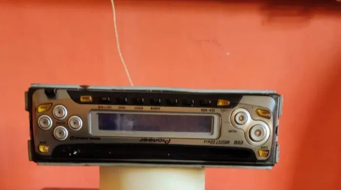 Vendo toca CD de carro Pioneer baixei para ver logo