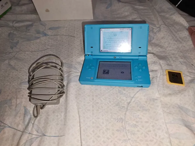 Nintendo DSi com r4 já configurado e carregador ORIGINAL