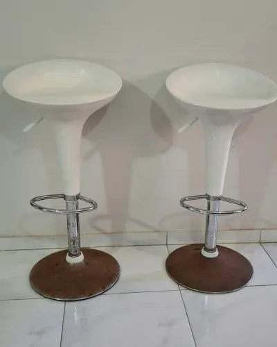 02 Banquetas para balcão