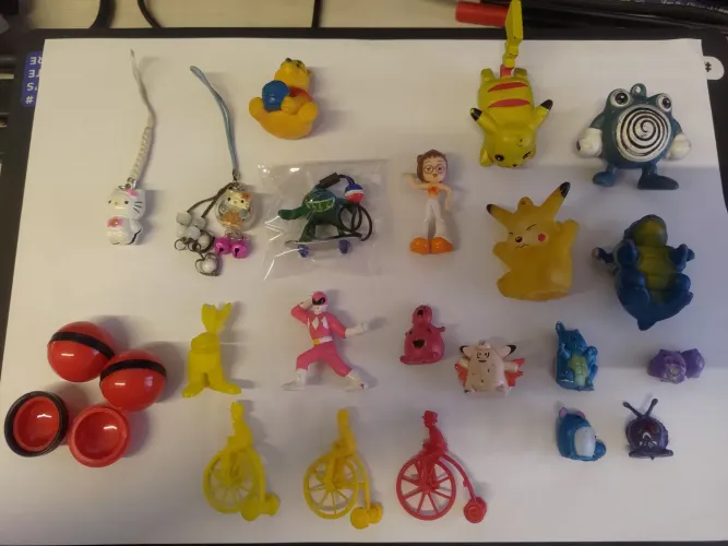 Lote miniaturas Pokémon e outros