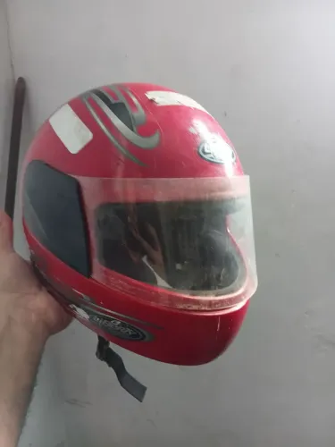 Capacete infantil quebra galho