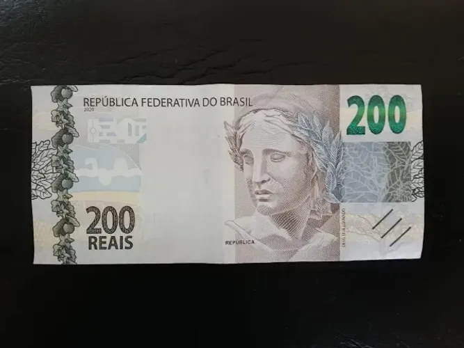 Nota de R$ 200 série AA - colecionador coleção numismática - Seminova