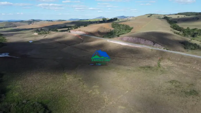 Terreno industrial e comercial à venda em Aiuruoca, MG