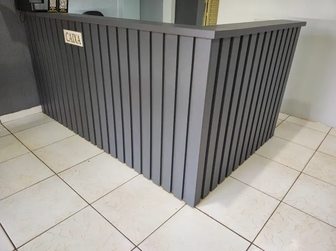 Balcão recepção Ripado semi novo