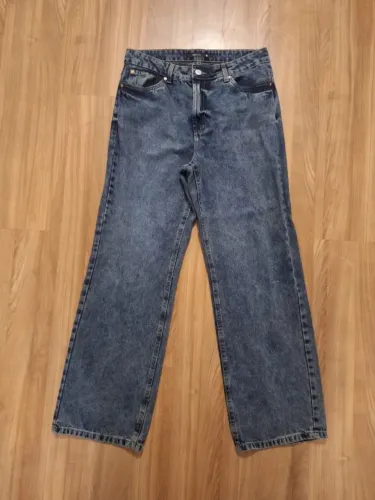 Calça Semi Wide Jeans, cintura alta , lavagem estonada
