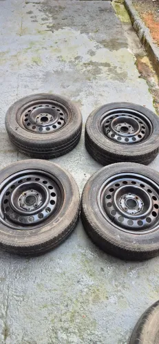 Rodas com pneus Gol g4 1000,00