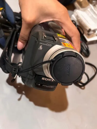 Sony Digital Handycam DCR-TRV320.