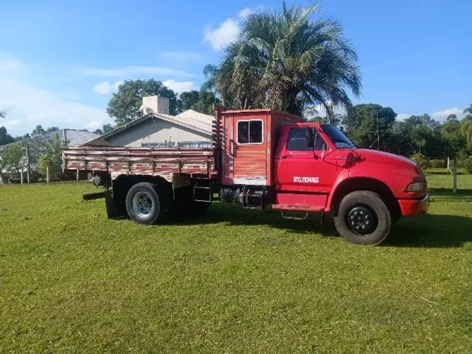 caminhão ford F12000 gabine auxiliar carroceria
