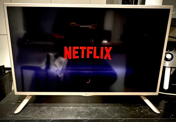 TV Smart LG 32" Wi-Fi HD Netflix YouTube