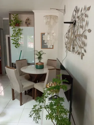 Vendo um apartamento térreo de porteira fechada , com 2 quartos , sala , banheiro, cozi