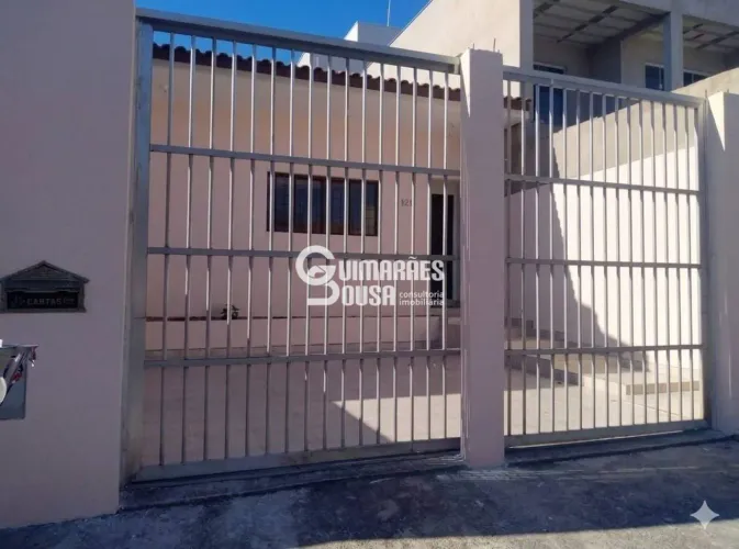 CASA 2 DORMITÓRIOS SENDO 1 SUITE - LOCALIZAÇÃO PRIVILEGIADA - PRÓXIMO AO AEROPORTO
