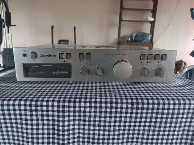 Amplificador integrado stereo Gradiente Model 126
