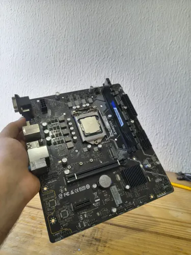 Kit i5 10400 + H510 + 8Gb 3200Mhz - Envio OlxPay - Aceito cartão e Entrego