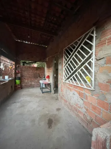 Casa a venda (excelente oportunidade pra quem quer sair do aluguel)