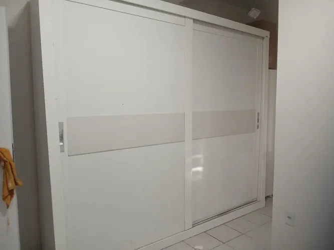 Vendo roupeiro de casal