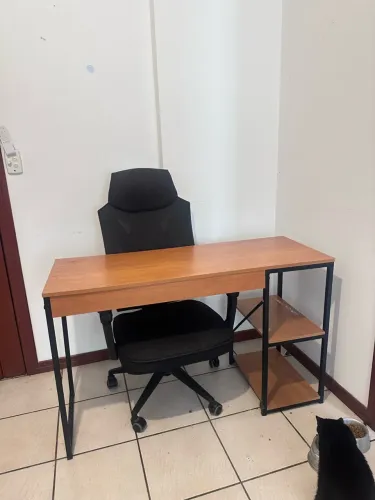 Vendo escrivaninha