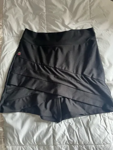 Short saia preto