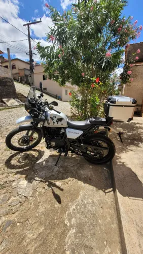 Himalyan 411- Royal Enfield 2023- Prata