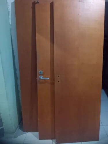 Vendo Portas p/ quarto e banheiro