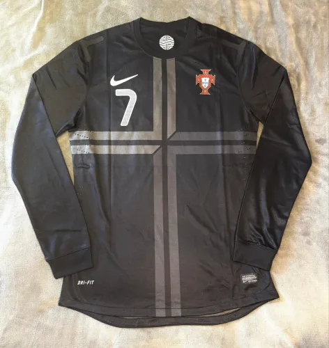 Camisa Portugal 2012 - Modelo jogador - Cristiano Ronaldo
