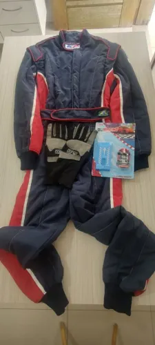 MACACÃO E LUVAS PARA PILOTOS (KART, TRACK-DAY, REGULARIDADE ENTRE OUTROS) 