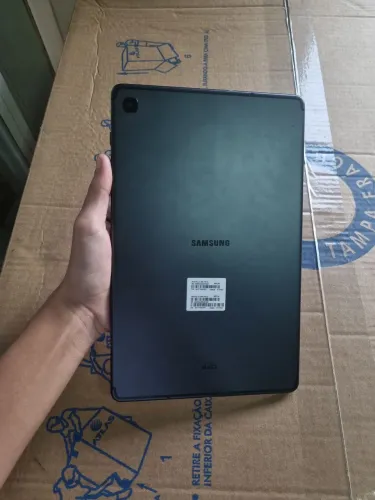 Tablet samsung galaxy s6 lite de 128gb funcionando perfeitamente. Pequeno trinco na tela.