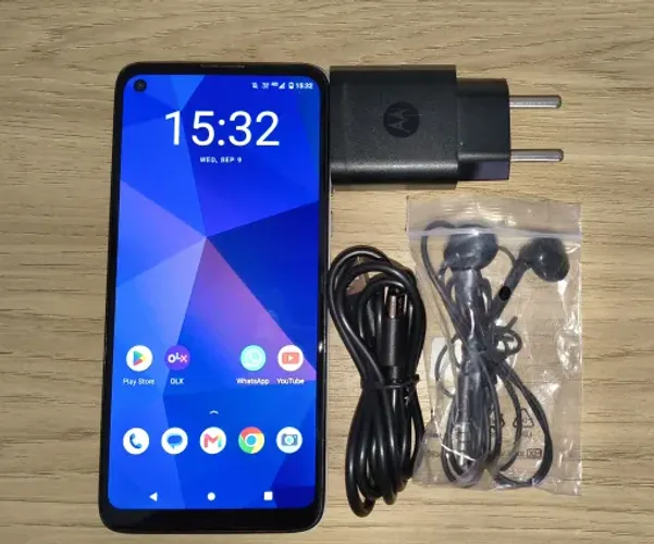 Motorola Moto G8 4/64 com acessórios - LEIA DESCRIÇÃO
