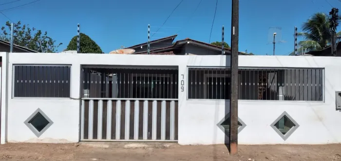 Alugo casa no bairro piscultura, próxima a faculdade estacio.
