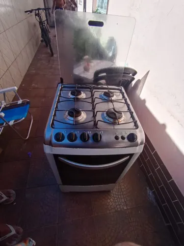 VENDE-SE FOGÃO 4 BOCAS